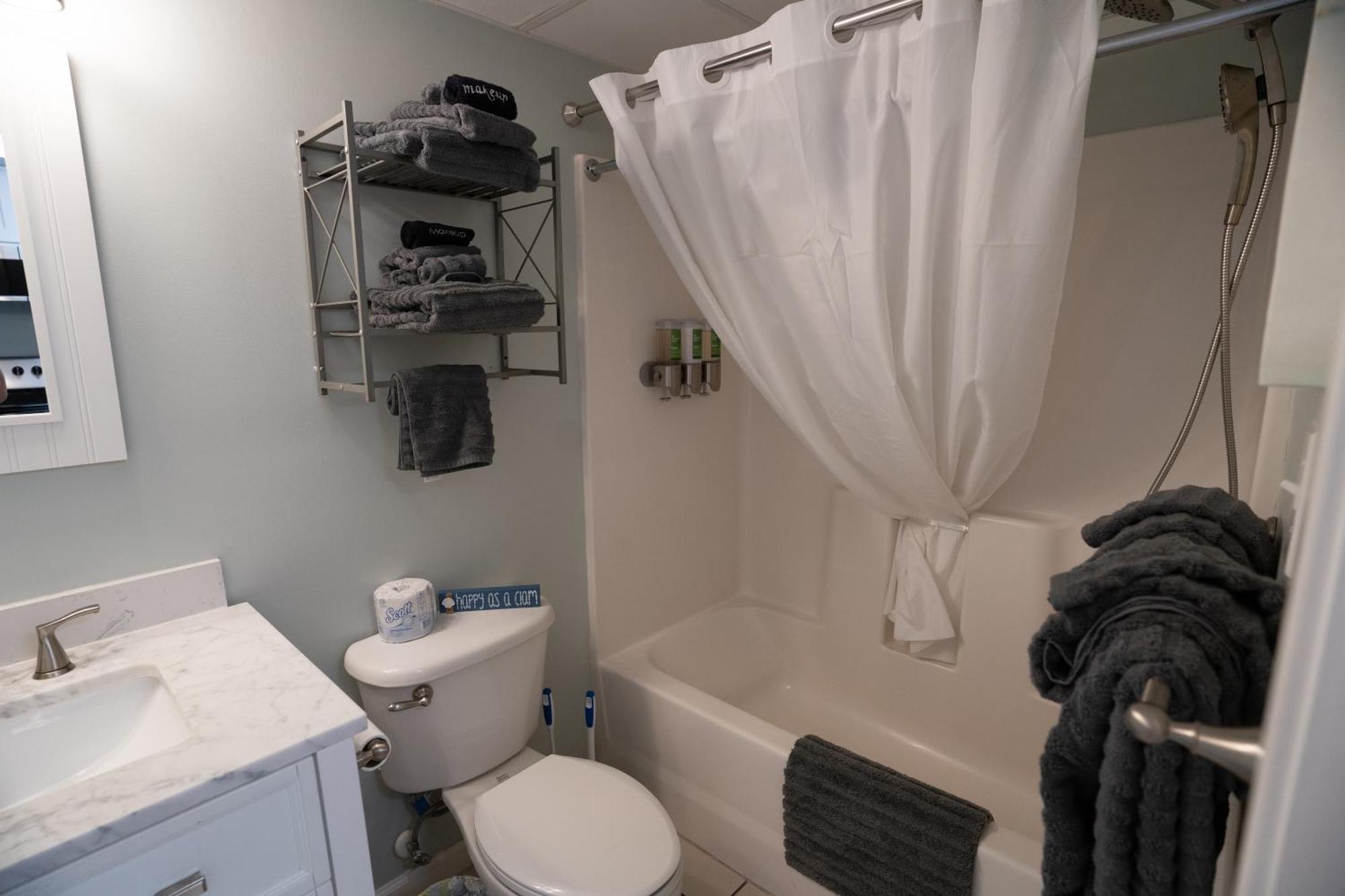 Oceanview Condo With Pool, Hot Tub, Balcony, Right On The Beach Myrtle Beach Eksteriør billede