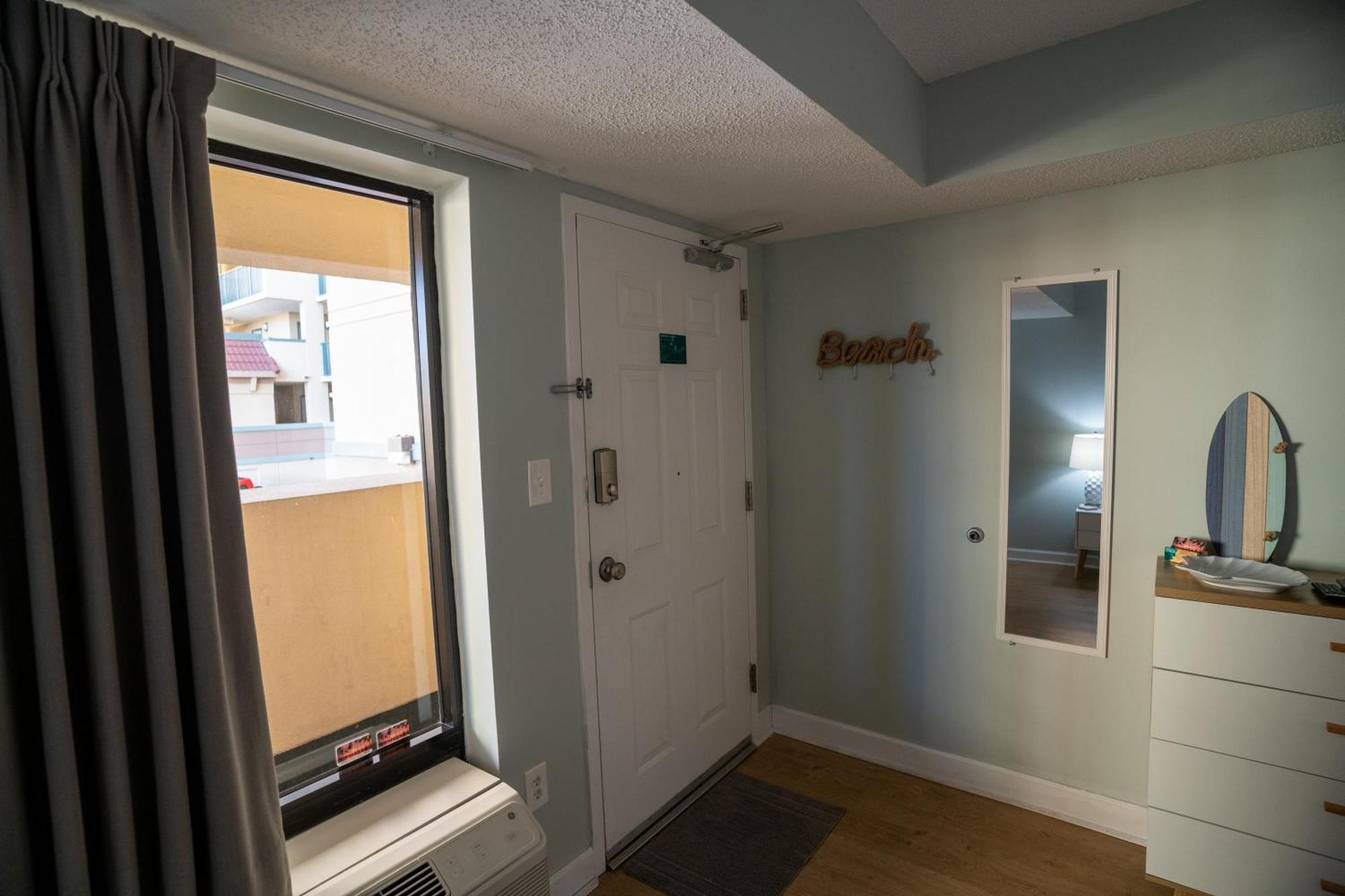 Oceanview Condo With Pool, Hot Tub, Balcony, Right On The Beach Myrtle Beach Eksteriør billede